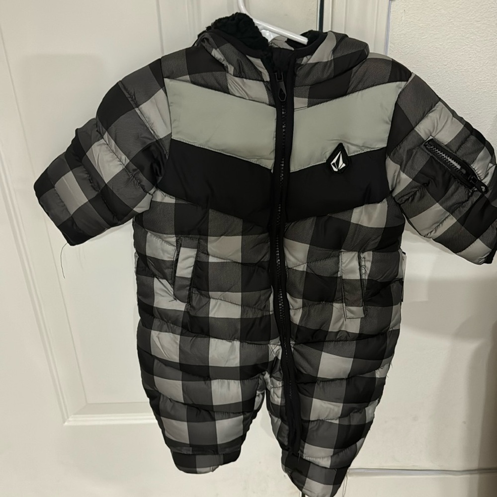 Volcom Buffalo check pram size 3-6 months